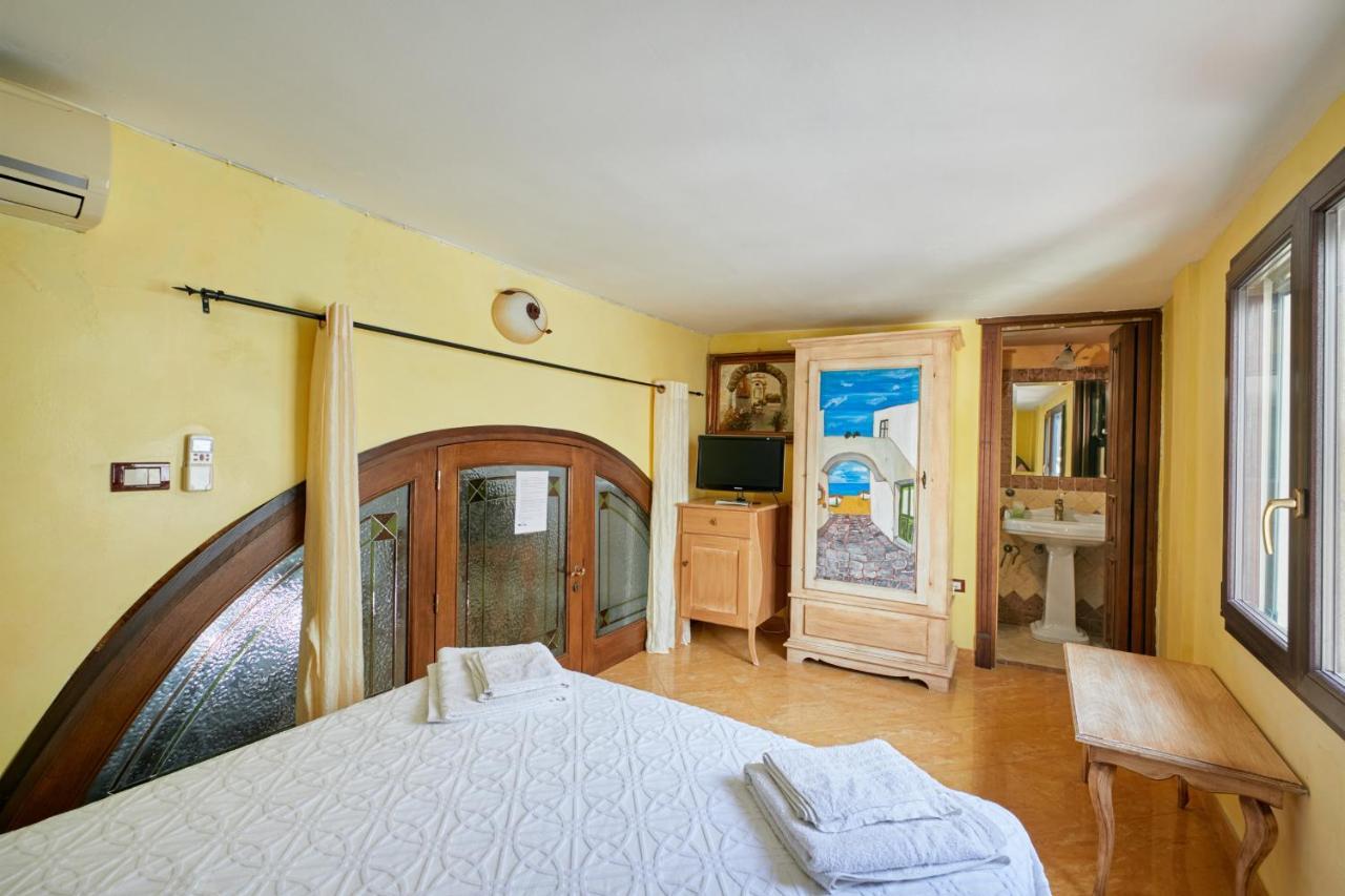 Centro Storico Rooms غالّيبولي المظهر الخارجي الصورة