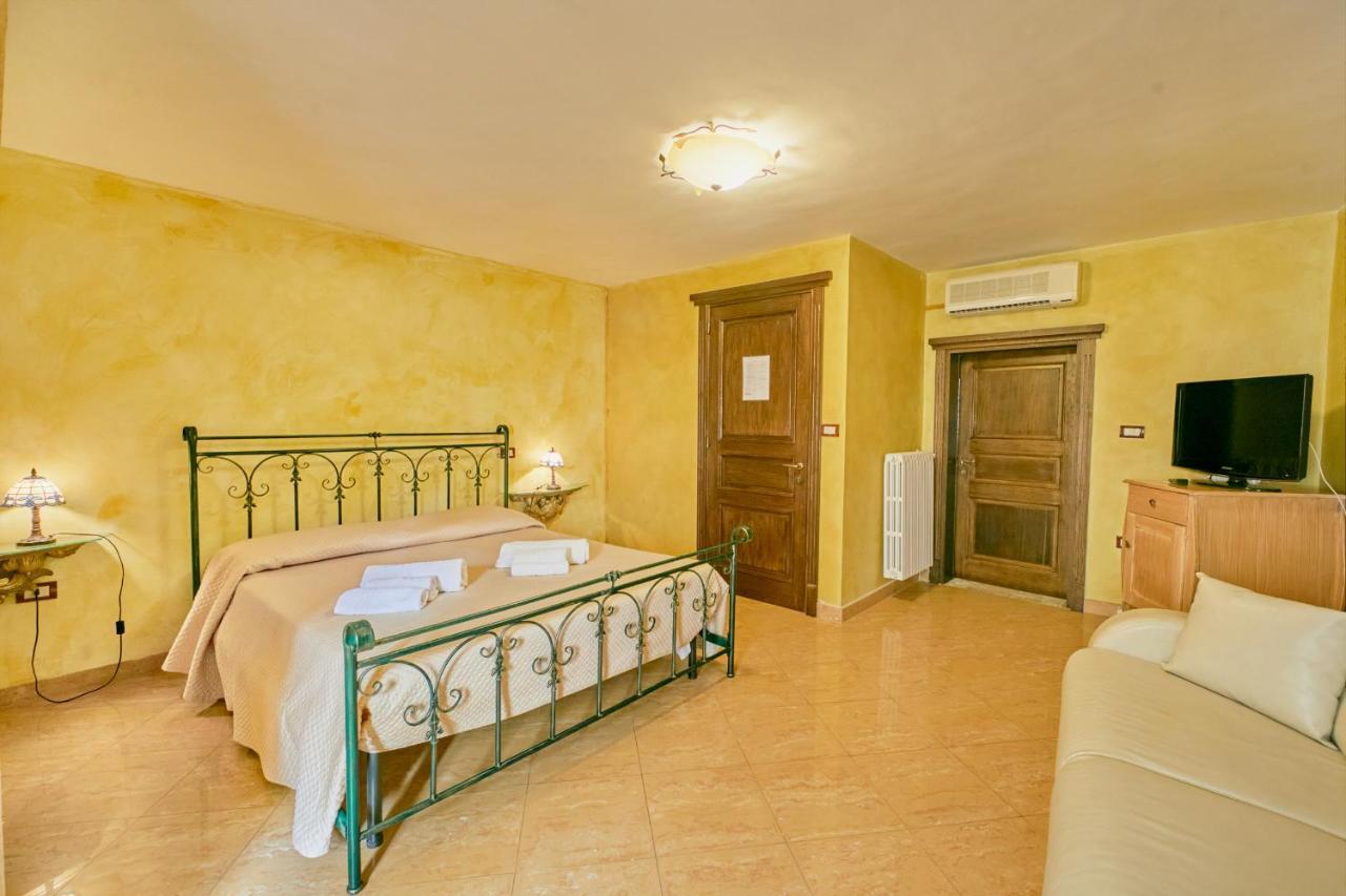 Centro Storico Rooms غالّيبولي المظهر الخارجي الصورة