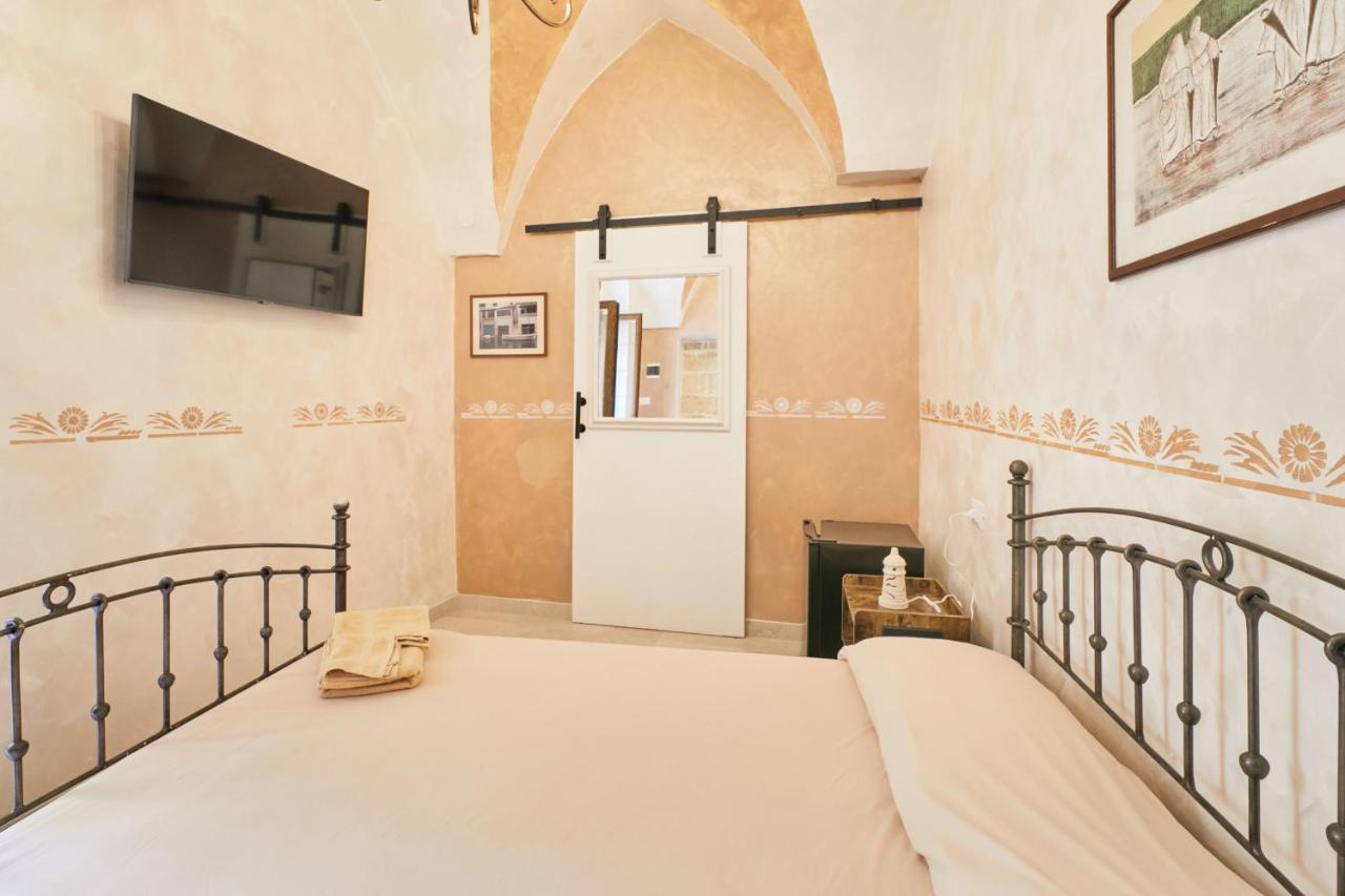 Centro Storico Rooms غالّيبولي المظهر الخارجي الصورة