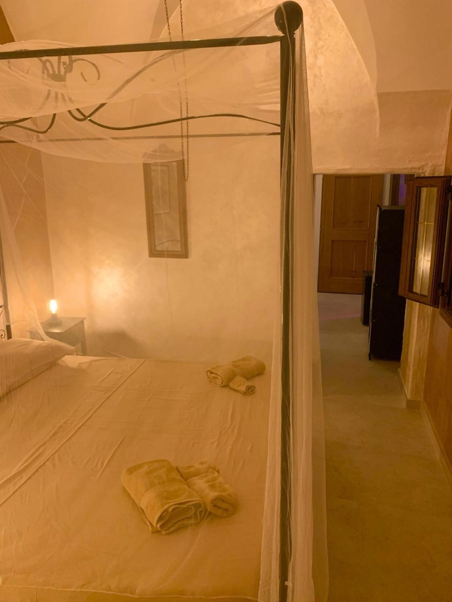 Centro Storico Rooms غالّيبولي المظهر الخارجي الصورة