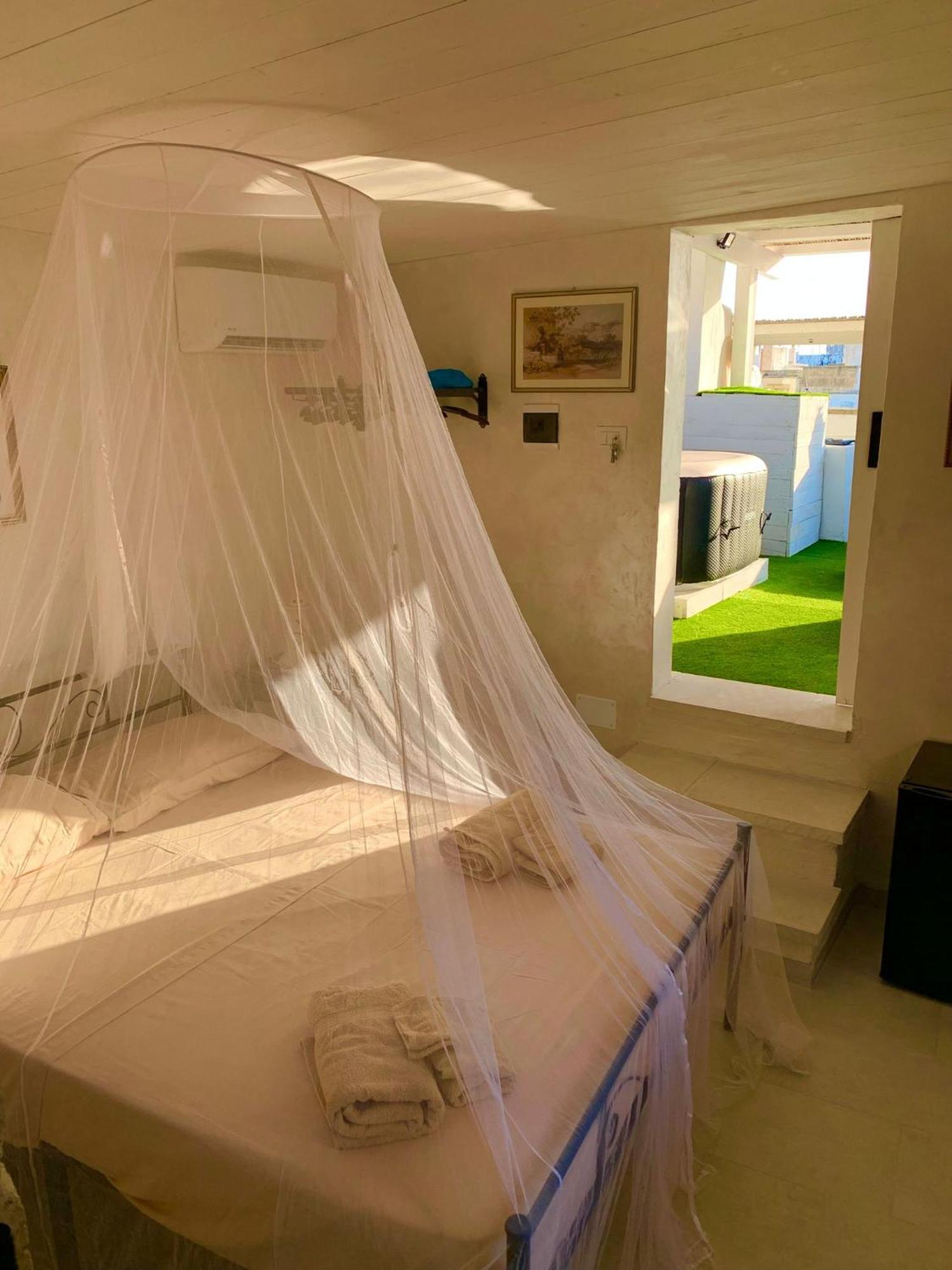 Centro Storico Rooms غالّيبولي المظهر الخارجي الصورة